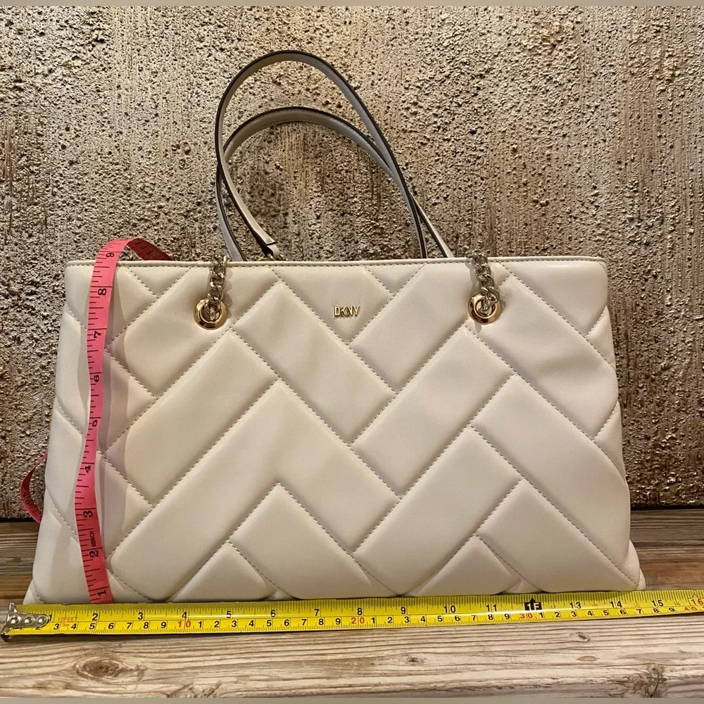 NWOT DKNY Medium Veronica Cream Quilted Satchel Shoulder Bag Gold-Tone Chain - Picture 14 of 16